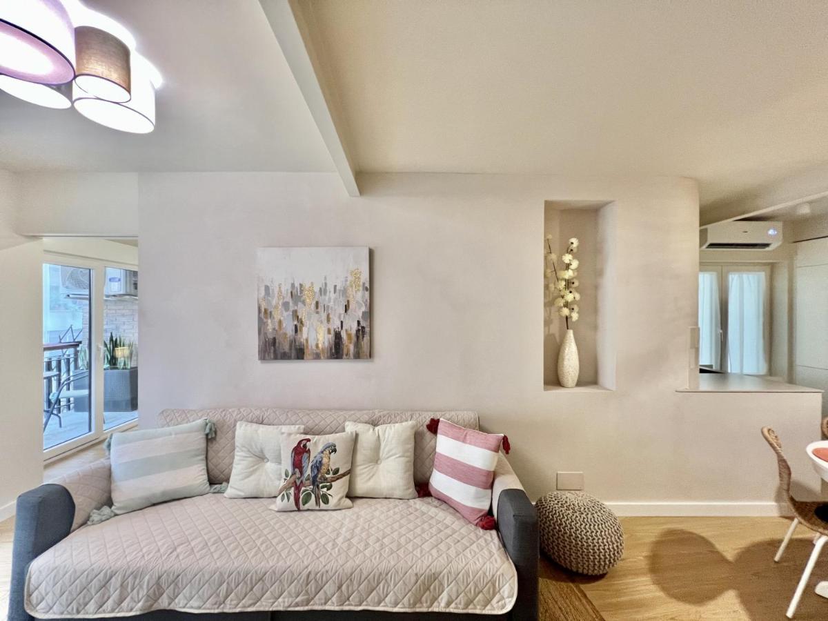 Cozy San Cristobal Apartment In Heart Of Alicante Esterno foto