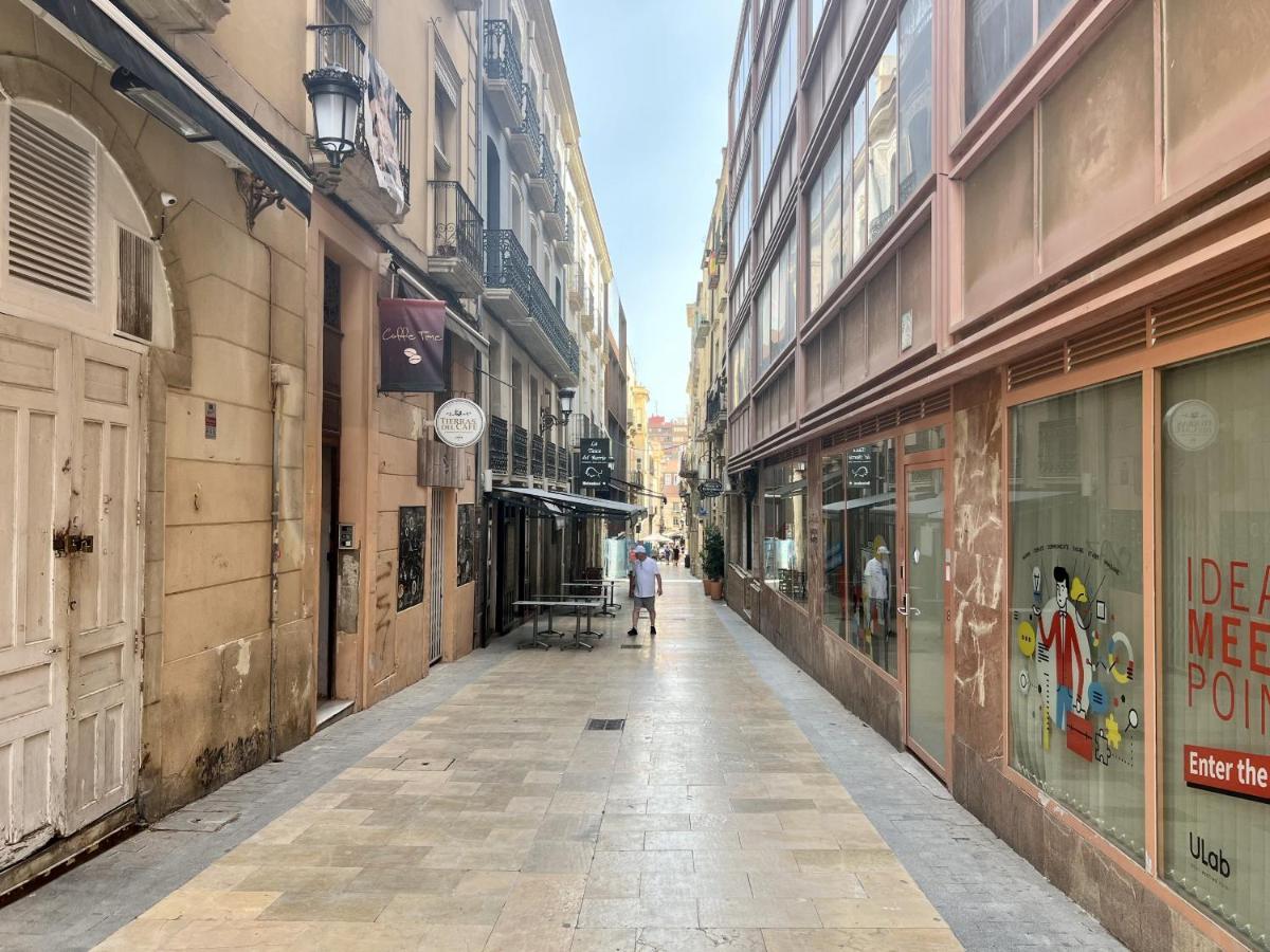Cozy San Cristobal Apartment In Heart Of Alicante Esterno foto