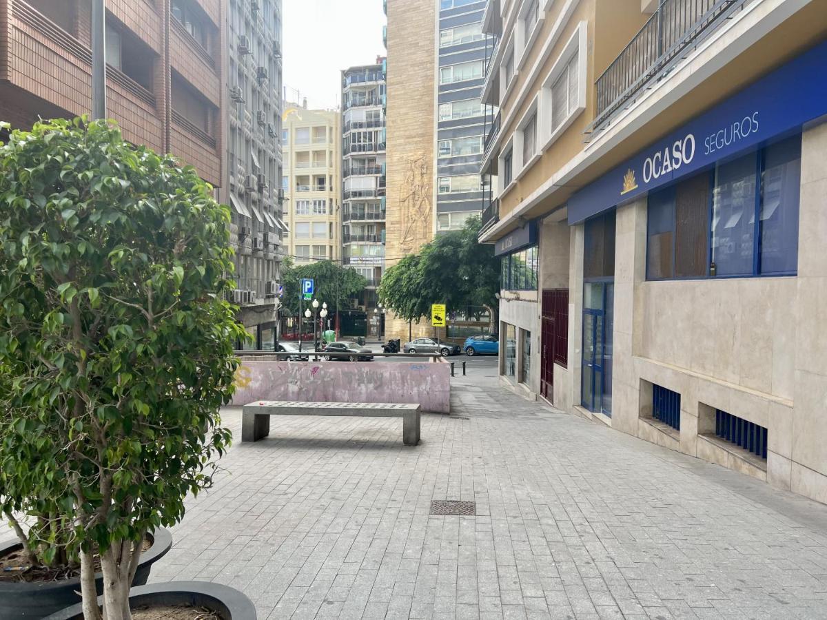 Cozy San Cristobal Apartment In Heart Of Alicante Esterno foto